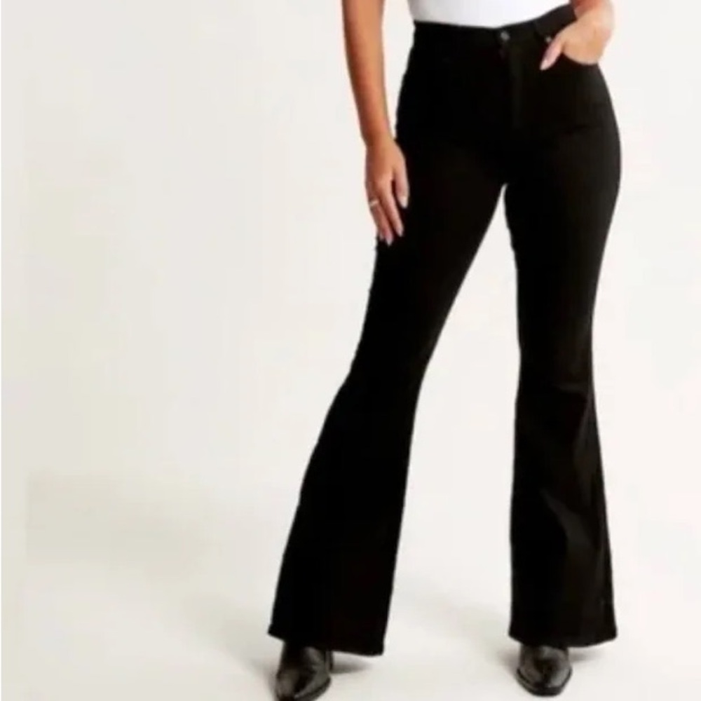 NWT Abercrombie Ultra High Ride Flare Jean (short)